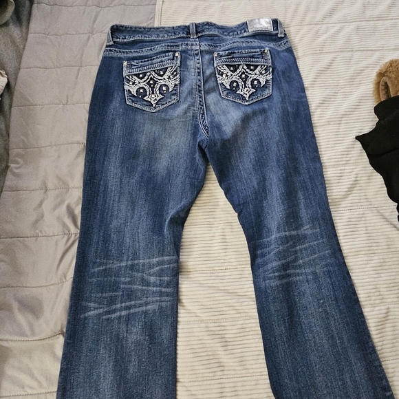Maurices Premium Women's Blue Distressed Jeans. Size 16 Reg. - Picture 10 of 14